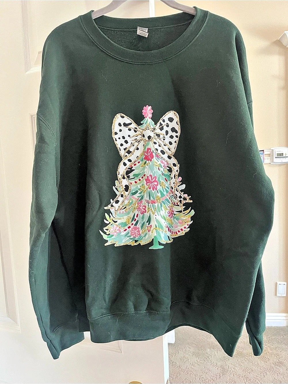 Gildan Graphic Christmas Sweatshirt in Green Size Large